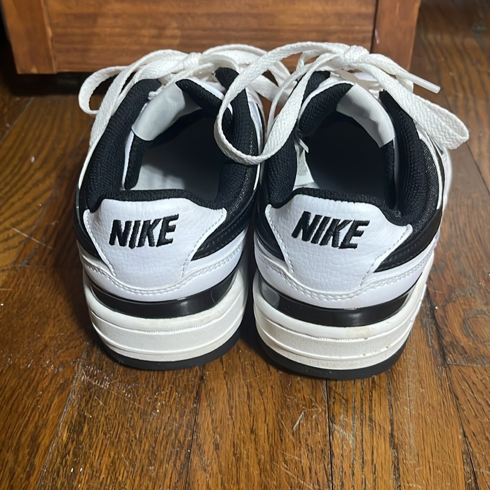 Nike women’s Gamma Force (worn once), size 8